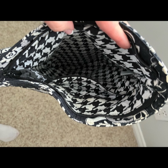 Vera Bradley Crossbody Bag. - Picture 4 of 5